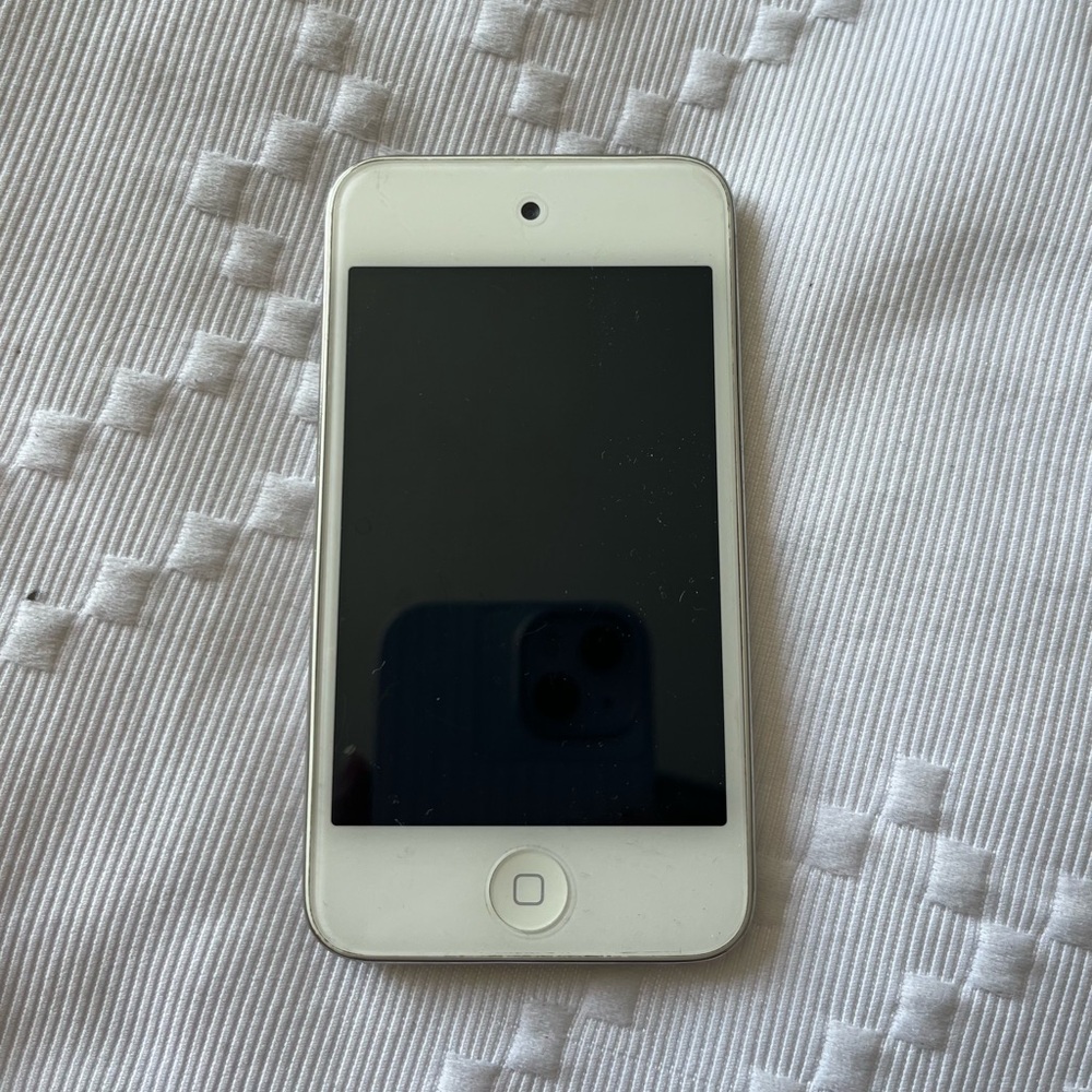 Apple iPod touch 4